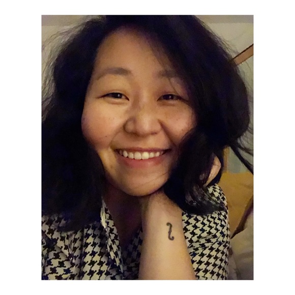 Hello FASHIONISTAS!! - Picture 2 of 3